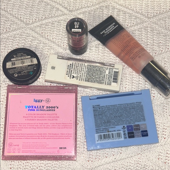 Makeup Bundle - Picture 3 of 3